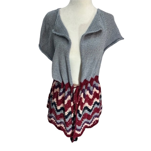 𝅺RARE! Vintage Handmade Knit Vest Grey with Wave Pattern Size M - Picture 1 of 5